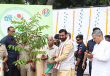 CM Nayab Singh Saini Plants Sapling Under ‘Ek Ped Maa Ke Naam’ Campaign, Pays Tribute to Kargil Heroes in Yamunanagar S