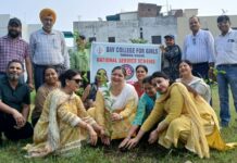 DAV Girls College Joins ‘Ek Ped Maa Ke Naam’ Campaign with Tree Plantation Drive