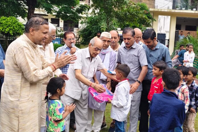 80 government school children receive school bags in Green Park Yamunanagar