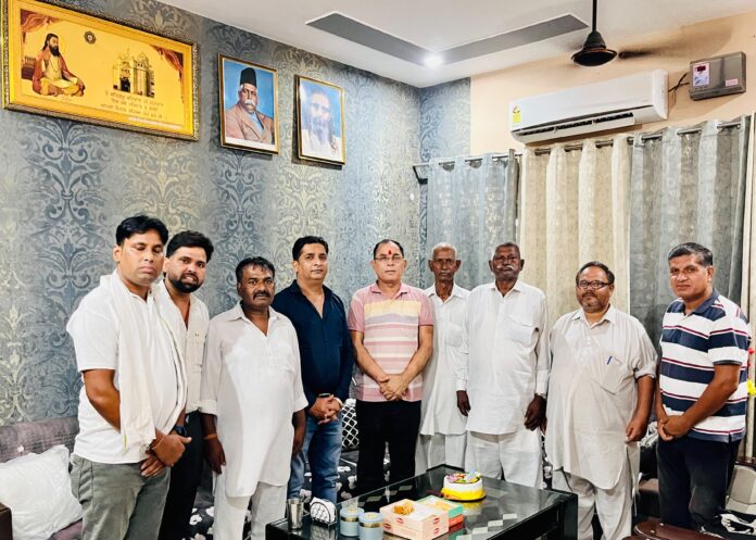 Kashyap Samaj Utthan Seva Sabha delegation meets HSSC member Amar Singh Nandgarh and extends birthday greetings.