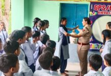 Police Safe City Team Spreads Child Safety Awareness at Government School in Khera Farm Yamunanagar Police Safe City Team conducts a child safety awareness session at Government Middle School, Khera Farm, explaining good touch and bad touch, self-defence and the 112 emergency helpline.