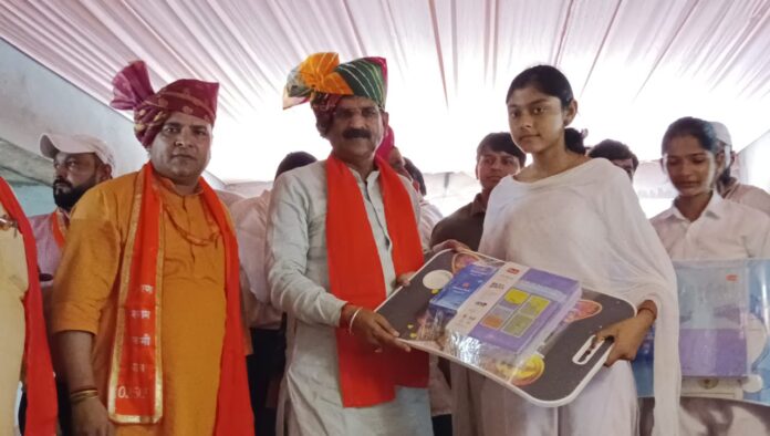 Minister Krishan Kumar Bedi at Goswami Tulsidas Jayanti programme organised by Haryana Dashnam Goswami Samaj Sabha in Kurukshetra.