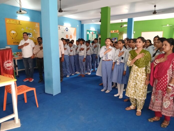 Haryana State Narcotics Control Bureau Yamunanagar Unit officials conducting an anti-drug awareness session for students at Om Vidya Mandir Senior Secondary School, Shadipur.