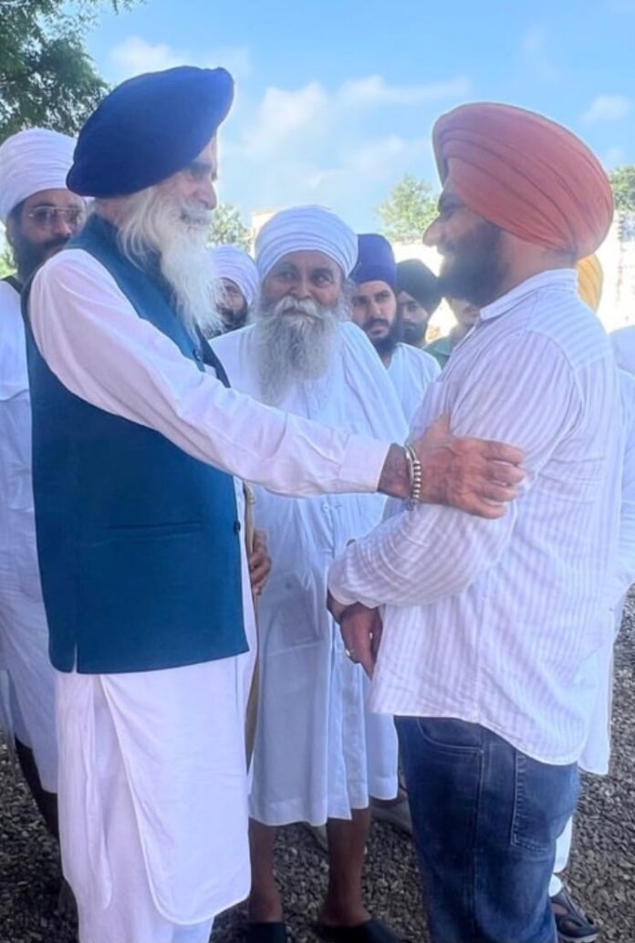 Jagdish Singh Jhinda inspecting the construction of Langar and Diwan Hall at Gurdwara Shri Kapal Mochan Sahib