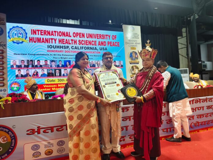 Dr Umesh Pratap Vats honoured with Vishwa Kirti Shri Samman 2026 in New Delhi.