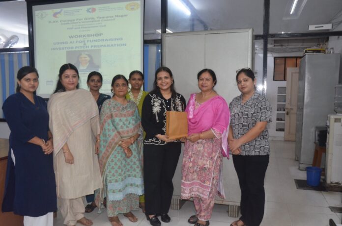 DAV Girls College students attend extension lecture on research collaboration and artificial intelligence