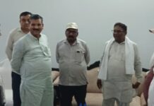 Haryana Government Agrees to 13 of 14 Demands of Municipal Employees: Minister Krishan Kumar Bedi Haryana Minister Krishan Kumar Bedi holds a meeting with Municipal Employees Union representatives in Kurukshetra.