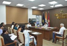 DC Preeti Directs Officials to Strengthen Management of Ponds and Amrit Sarovars DC Preeti reviewing Amrit Sarovar and pond management with Yamunanagar district officials