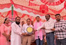 Shivaji Press Club Launches Bharat Swachhta Abhiyan in Begampur Shivaji Press Club members and villagers during Bharat Swachhta Abhiyan in Begampur Yamunanagar