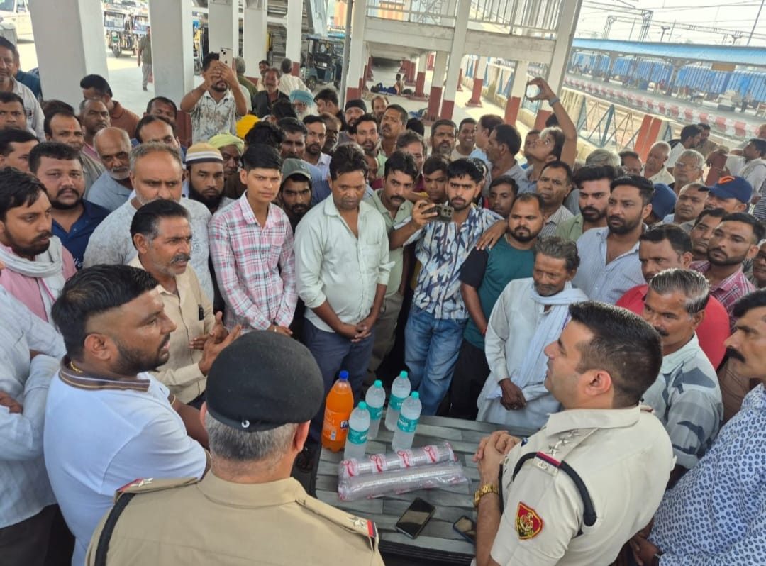 Yamunanagar Police meeting with auto-rickshaw union representatives ahead of festive season