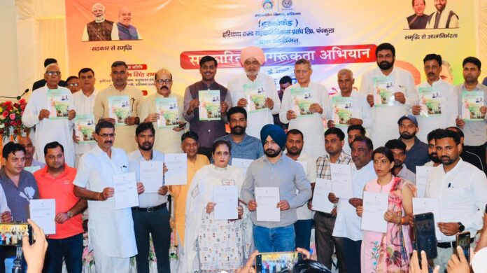Haryana Agriculture Minister Shyam Singh Rana and former minister Kanwar Pal at cooperative awareness seminar in Jagadhri