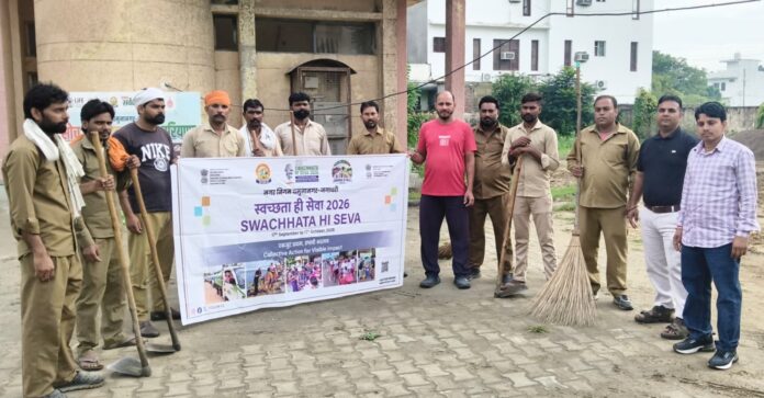 HUDA Sector 17 Jagadhri Cleanliness Drive Municipal Corporation sanitation team during cleanliness drive at HUDA Sector 17 Jagadhri