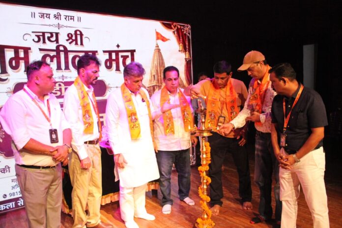 Senior artists honoured at Jai Shri Ramlila Manch Chandigarh cultural ceremony.