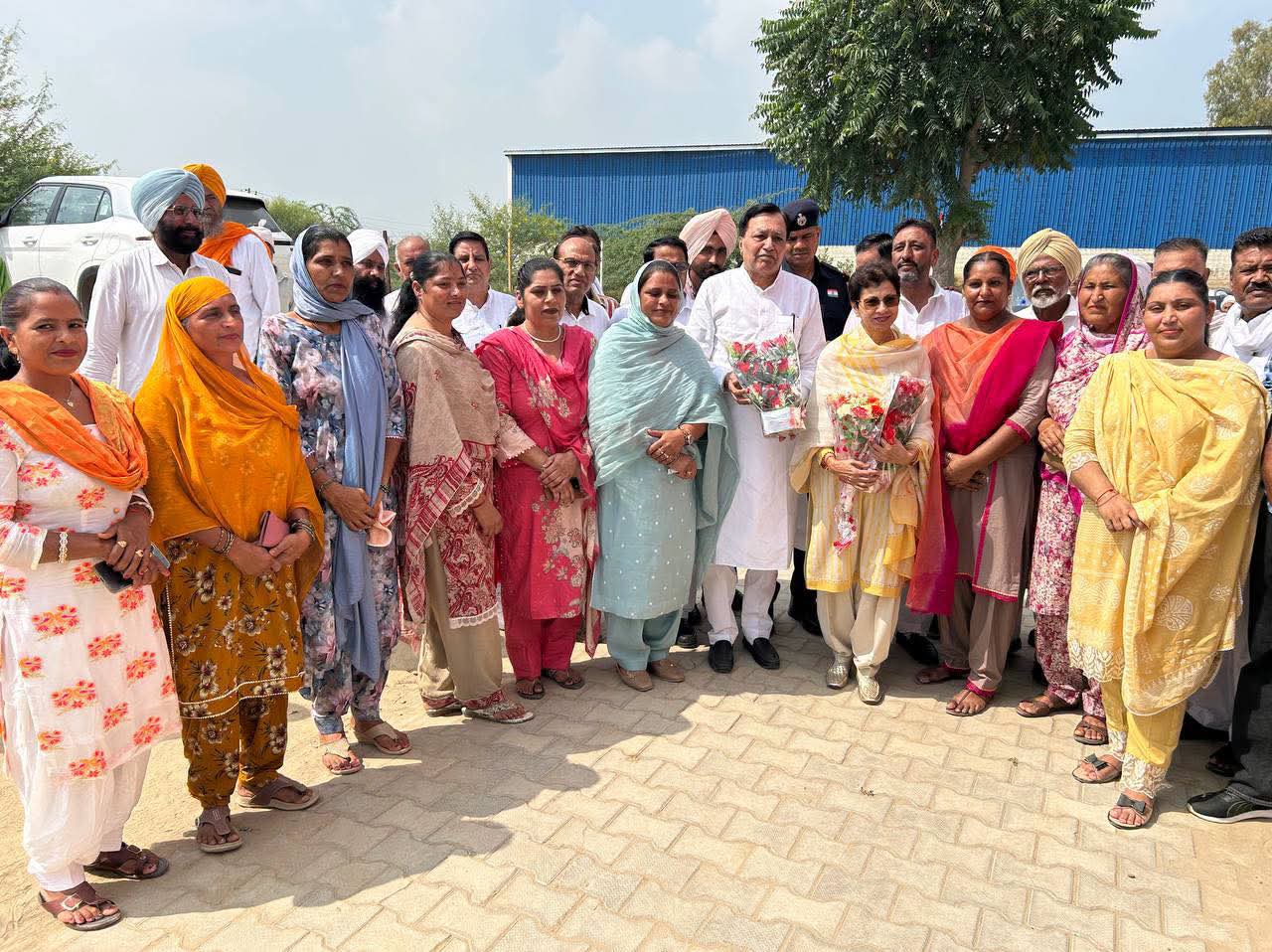 Kumari Selja with Congress workers at Nagpur block convention