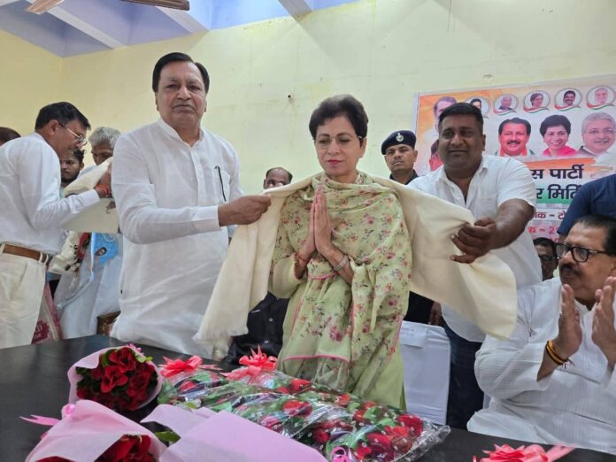 Kumari Selja addresses Congress workers at Tohana and Ratia block conferences
