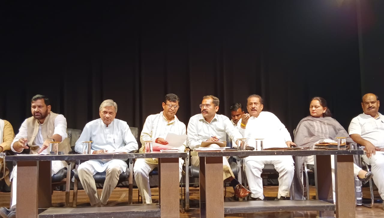 Officials and public representatives during a meeting on preparations for Service Sankalp Abhiyan 2026 at the Multi Art Cultural Centre in Kurukshetra