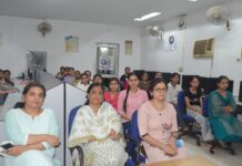 DAV Girls College Students Gain Insights into Strengthening Research and Innovation Ecosystem DAV Girls College students attend online lecture on research and innovation