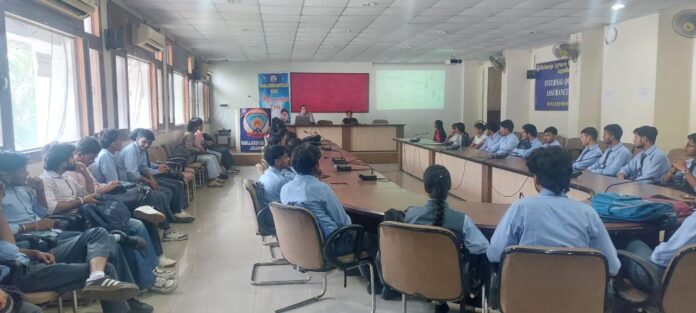 maharaja-agrasen-college-jagadhri-resume-writing-session.jpg Students attending a resume writing session at Maharaja Agrasen College Jagadhri