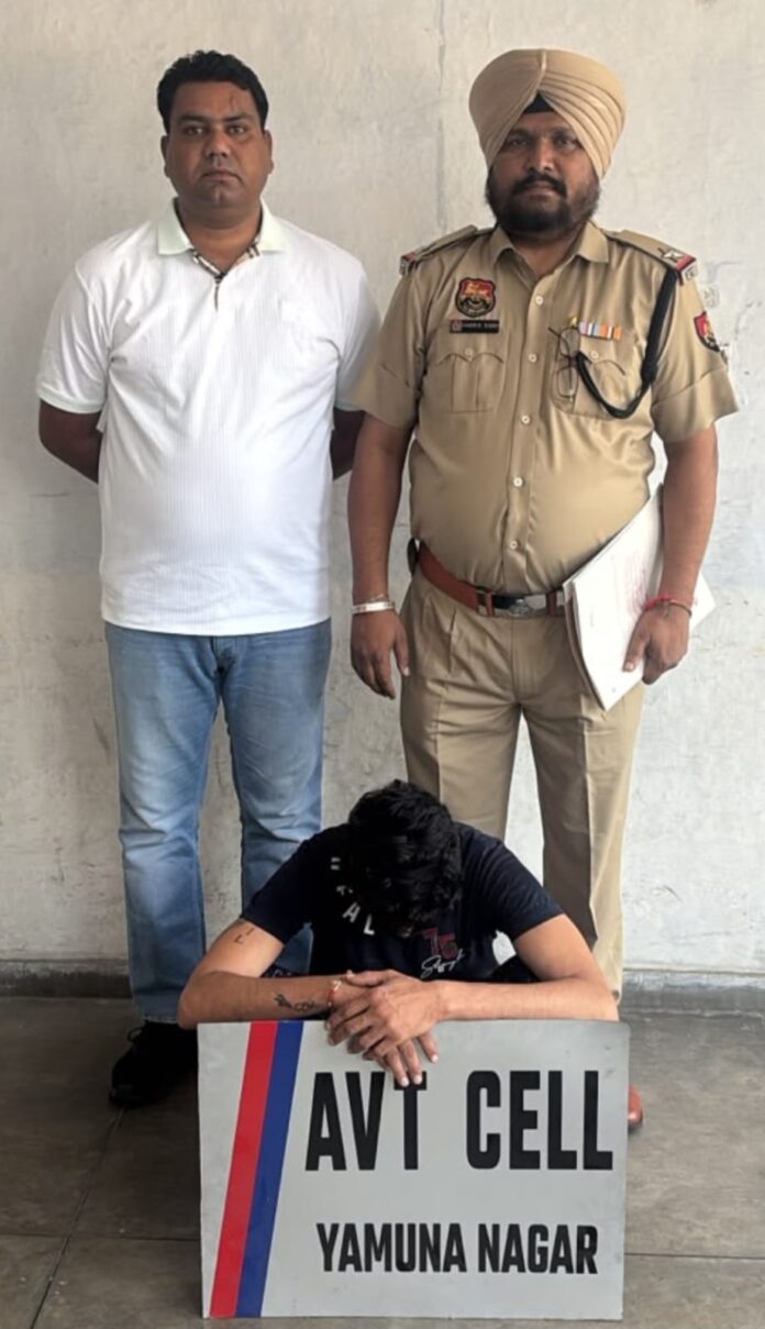 Yamunanagar Anti-Vehicle Theft Cell personnel with accused and recovered motorcycle