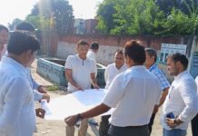 Haryana Safai Mahakumbh: 5,000 People to Join Yamunanagar Cleanliness Drive Municipal Corporation Commissioner Mahabir Prasad reviews the route map for Haryana Safai Mahakumbh in Yamunanagar