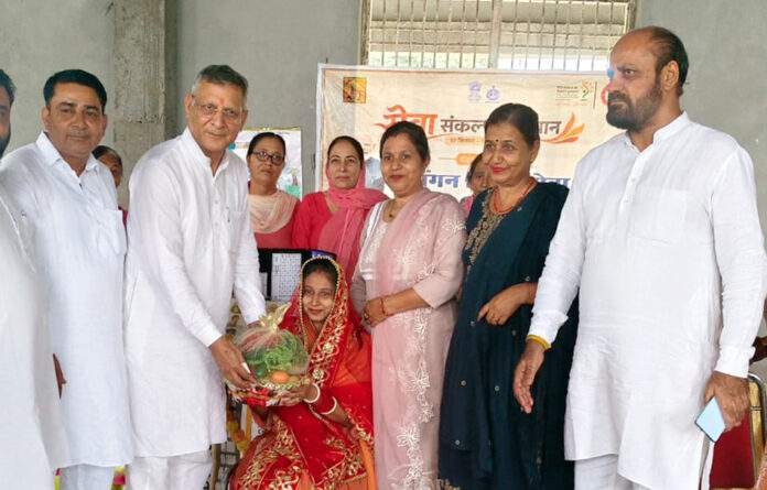 Seva Setu campaign programme in Alahar village with former minister Kanwar Pal Gurjar