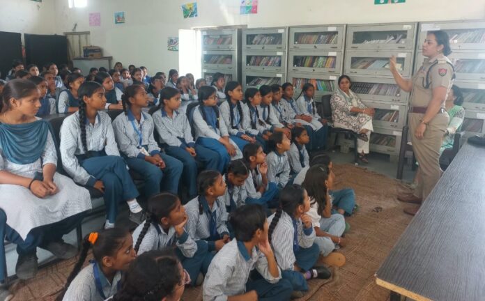 Safe City Team raises awareness among school students in Yamunanagar