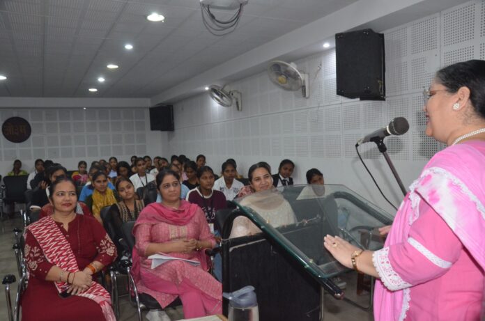 dav-girls-college-youth-empowerment-skill-development.jpg DAV Girls College Yamunanagar youth empowerment lecture