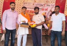 Yamunanagar Municipal Corporation Distributes PPE Kits to Waste Pickers Yamunanagar Municipal Corporation distributes PPE safety kits to waste pickers under sanitation awareness initiatives